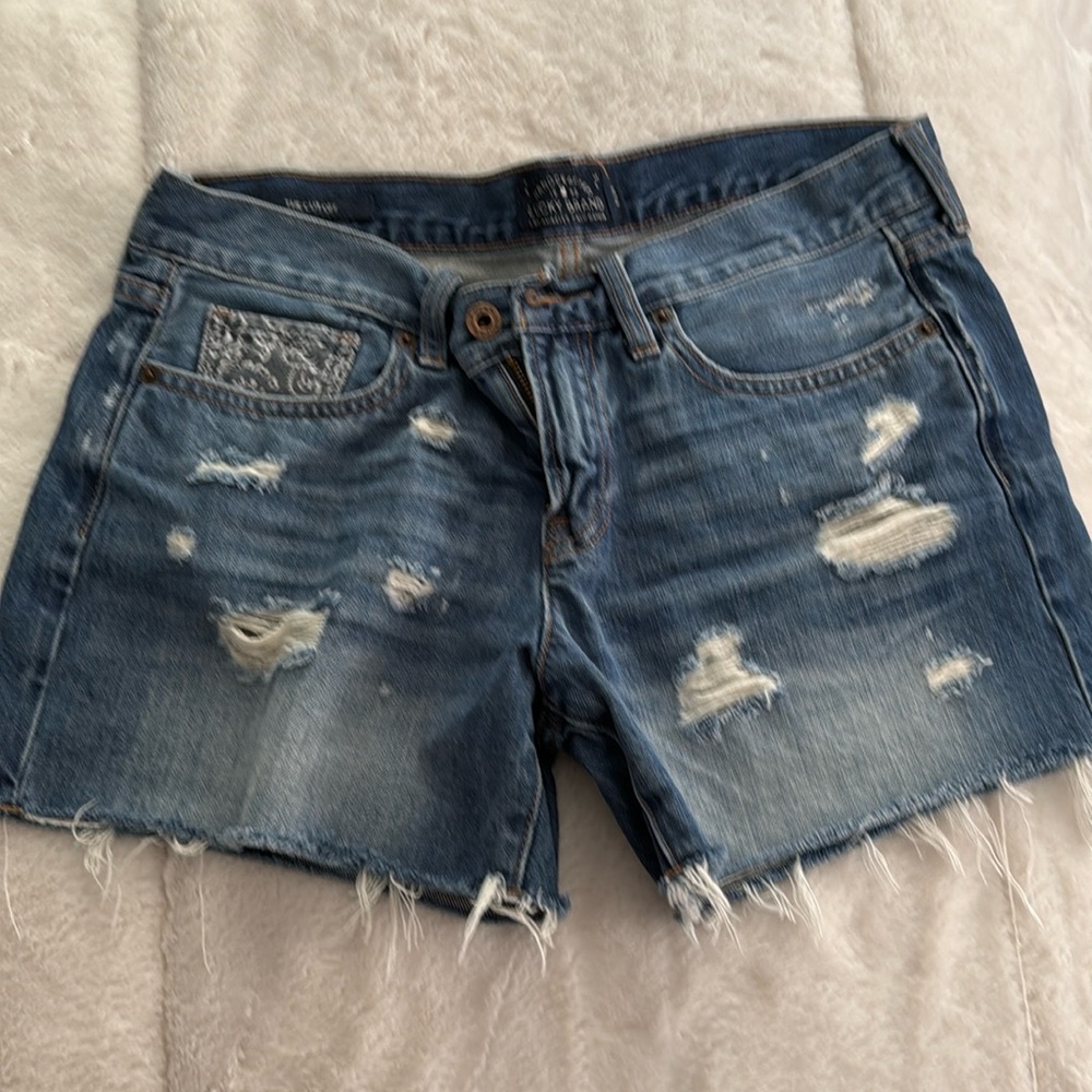 Women’s Lucky Brand cut off shorts.